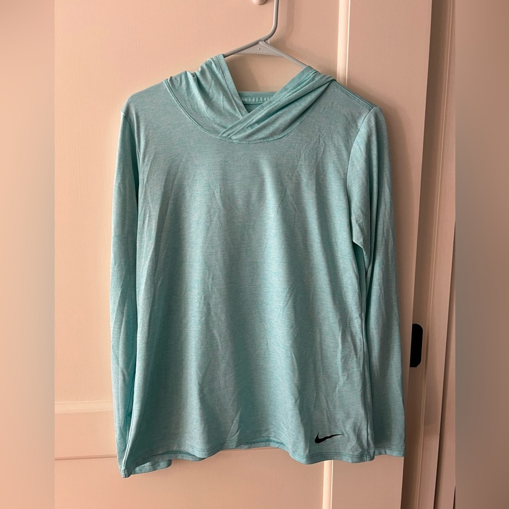 Nike woman’s long sleeved T-shirt with hood. Medium. Like new, great condition